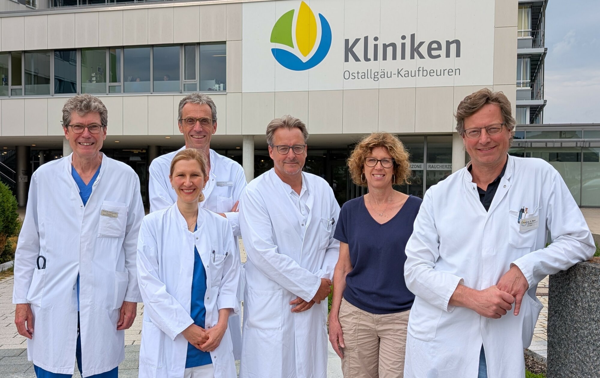 Freuen sich über die Auszeichnung zum Viszeralonkologischen Zentrum: Prof. Helmut Diepolder, Dr. Christina Schubert, Tilmann Lilje, Dr. Christoph Berghammer, Sabine Michling, Prof. Stefan Maier (v.l.n.r.). | © Kliniken Ostallgäu-Kaufbeuren
